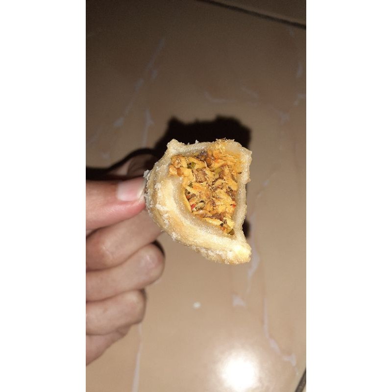 

Cireng berkah isi tongkol suwir Rp12.000 isi 10pcs