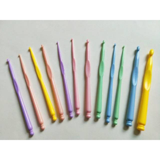 Hakpen/jarum rajut plastik/crochet hook plastic set 12pcs/set