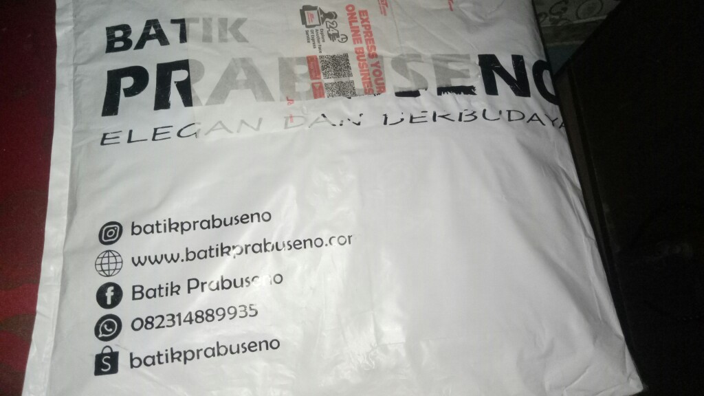Warugara Kemeja Batik Pria Lengan Panjang Slimfit Katun Printing Hem Baju Atasan Kantor Modern