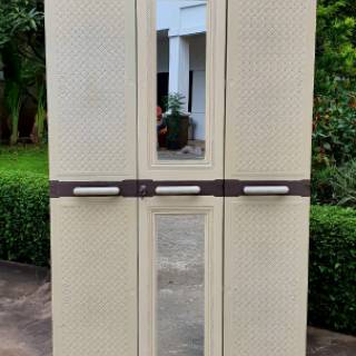 AKAKO Lemari Gantung Jumbo Kaca Kunci Hanger motif AKAKO Lemari Gantung Jumbo Kaca Kunci Hanger motif