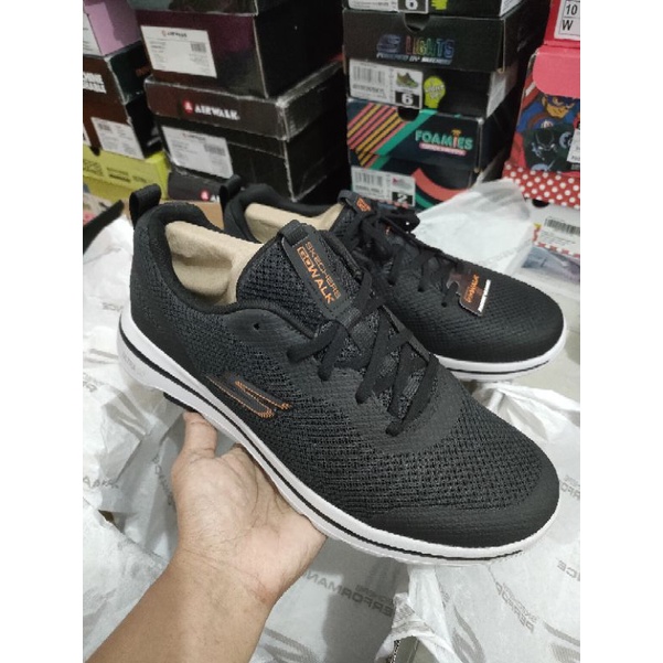 Skechers Men SALE 70% 216011/BKOR-GO WALK 5-SQUALL BLACK Size 42,5