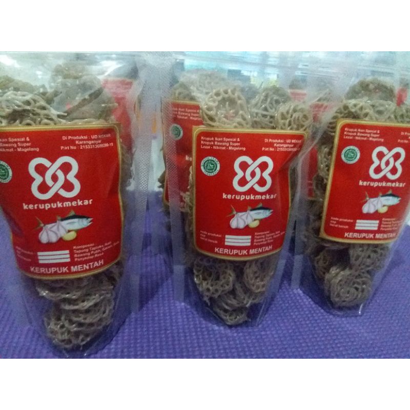 

Krupuk ikan bawang /krupuk ikan renyah/krupuk ikan/krupuk udang/krupuk bandung/kerupuk mawar