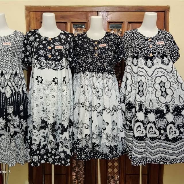 Daster kencana ungu label ijo model klok bobok kancing tiga,.
Ld 120 pj 105
Reseller