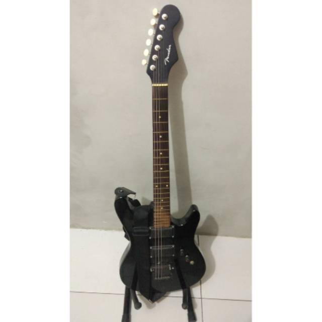 Gitar Listrik fender custom (second/bekas) untuk pemula warna hitam boleh nego