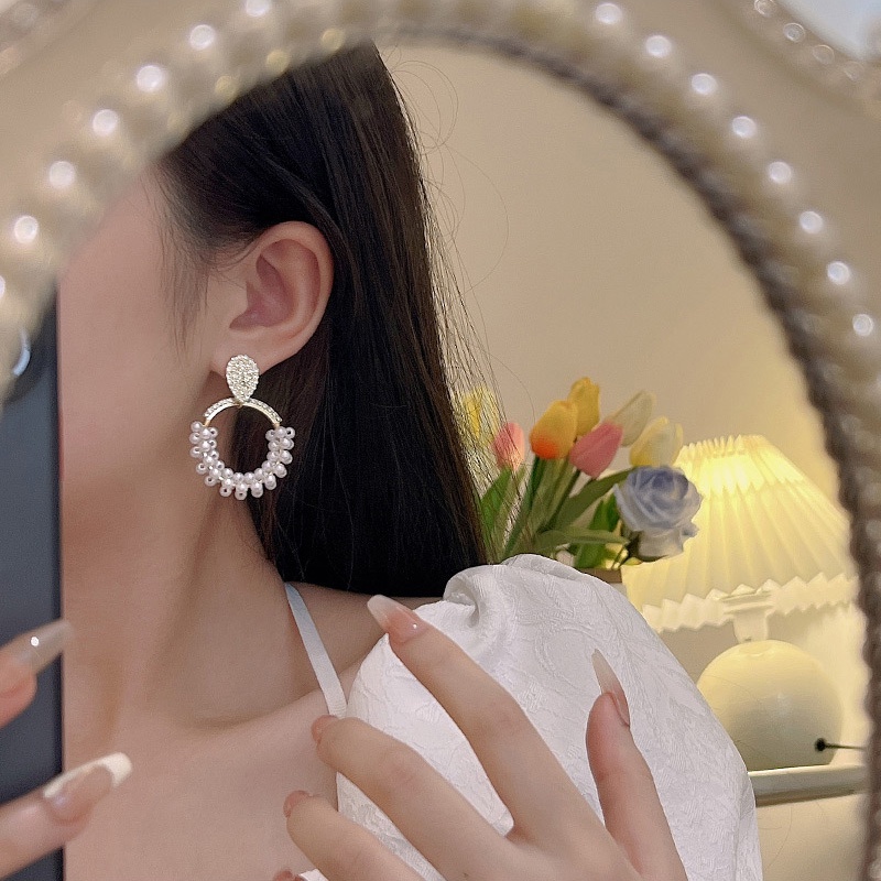 Anting Tusuk Bentuk Lingkaran Aksen Mutiara Bahan 925 silver