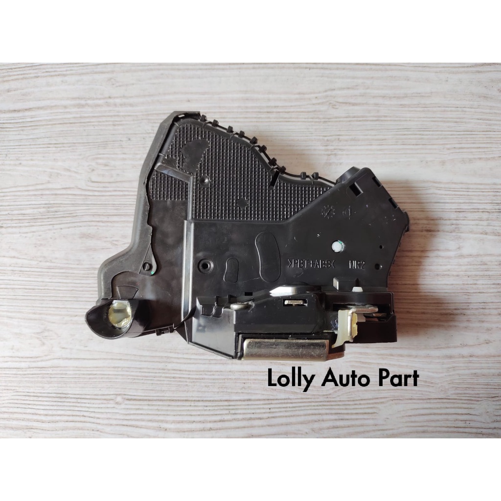 DOOR LOCK PINTU DEPAN INOVA HILUX FORTUNER ORI