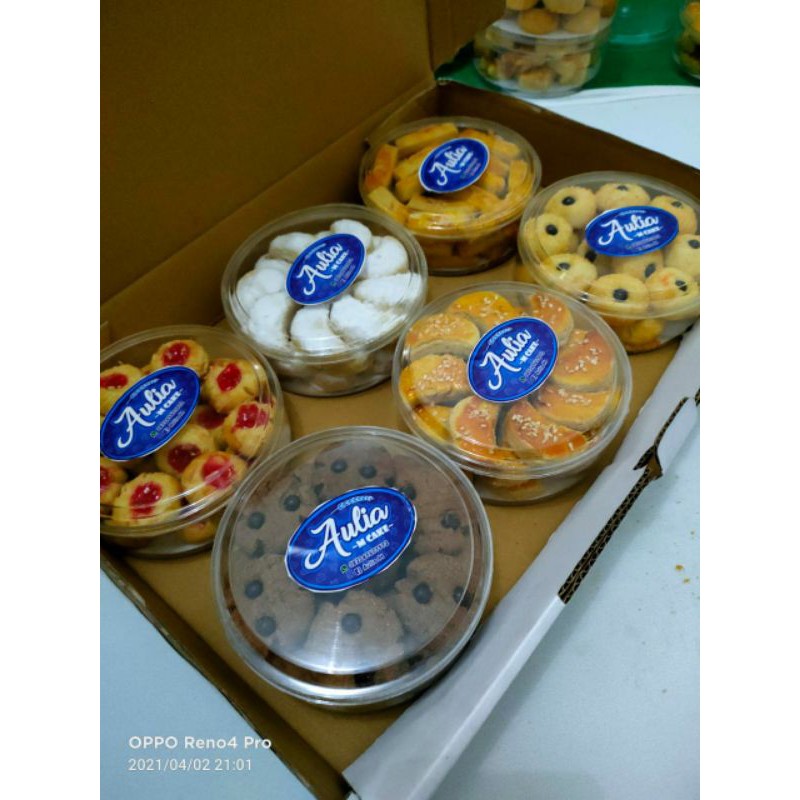 

Box Kuker 38x26x5.5cm Eid Mubarak (isi 6 toples 250gr)