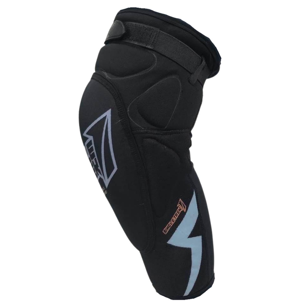 Knee Protector dengkul Singletrek1 Carbon KPC Biru Muda