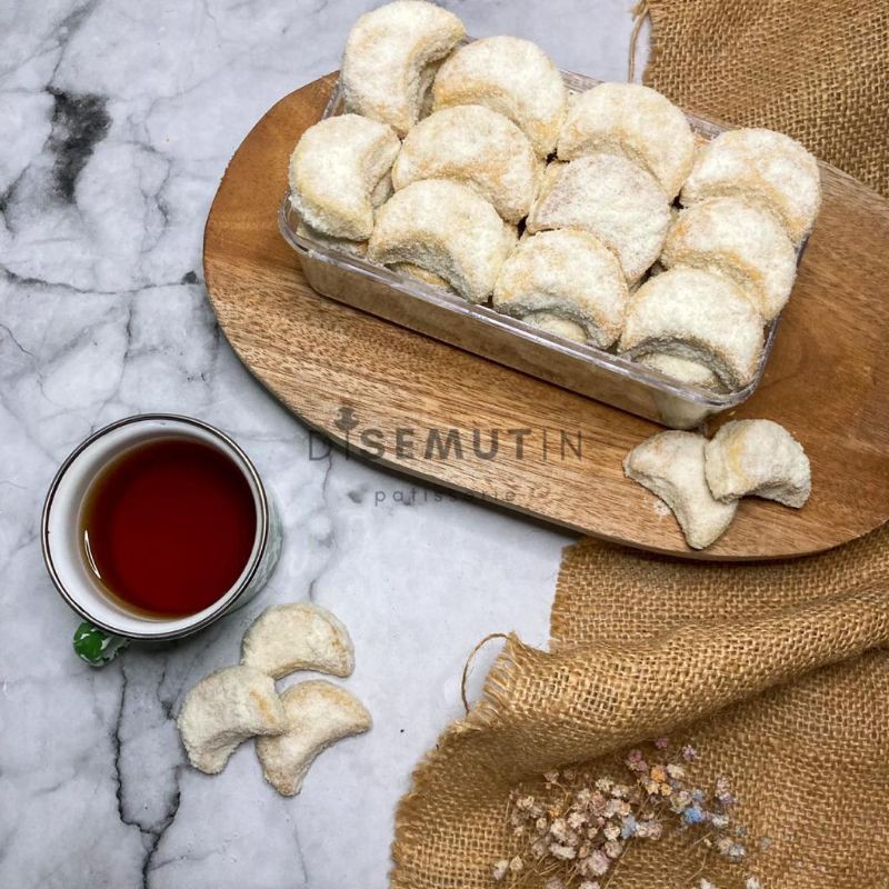 

Putri Salju | Kue Kering Premium Homemade Renyah Lumer