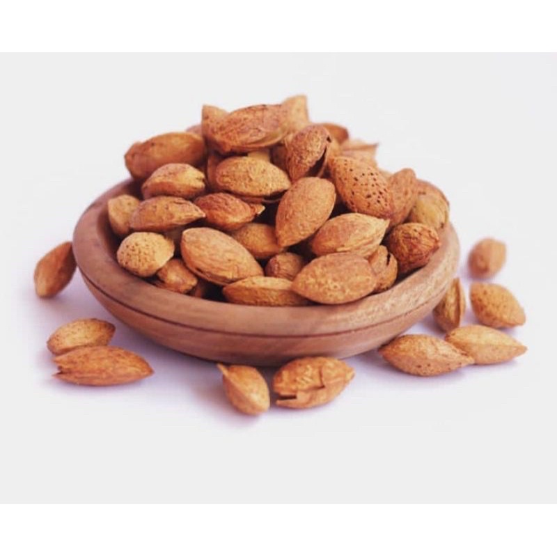 

kacang almond
