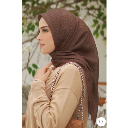 Tapis Voal Square Buttonscarves in Ginger Bread