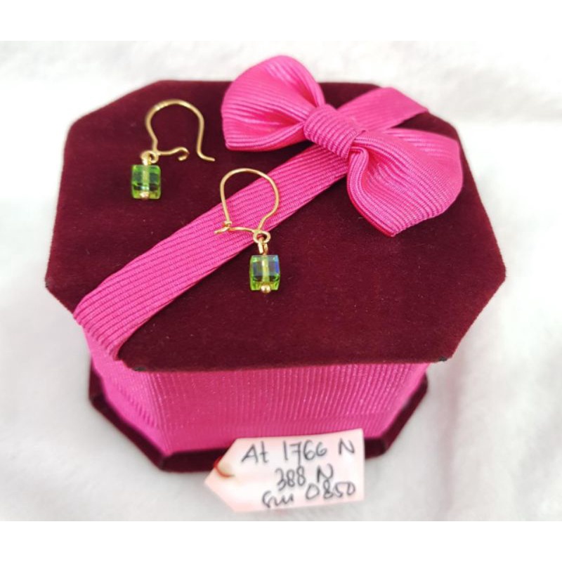 At1766N388N anting permata kristal hijau kotak kubus emas kuning asli berat 0.650 sama mata 0.850 ka