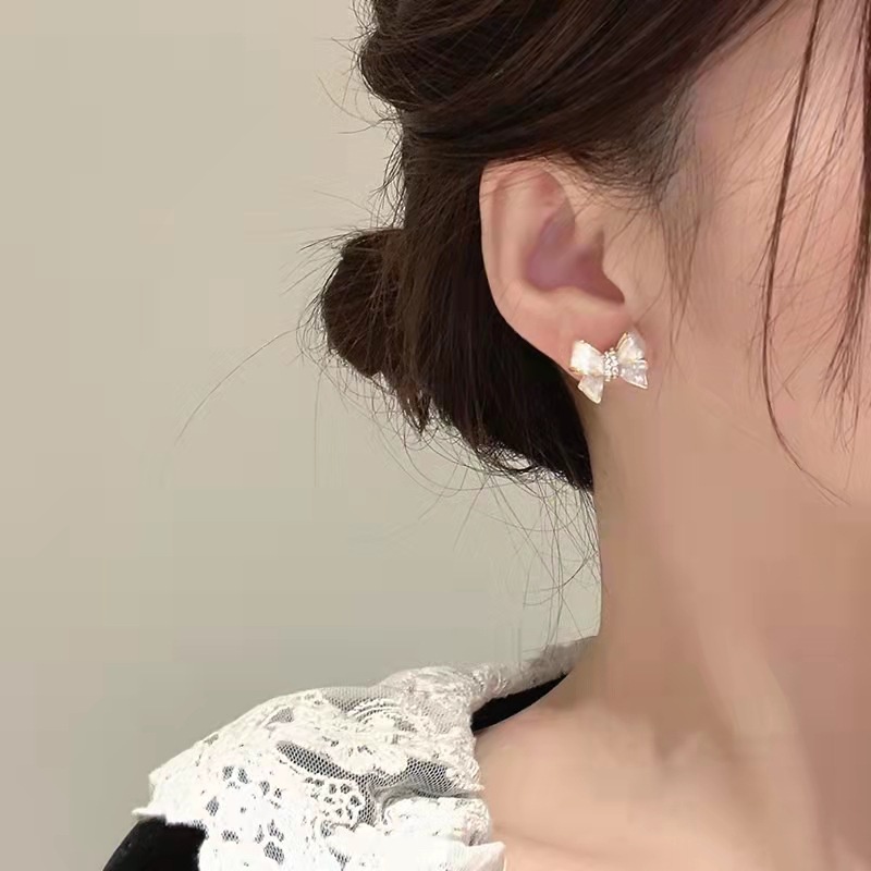 Anting Desain Pita Warna Putih Gaya Simple Untuk Wanita