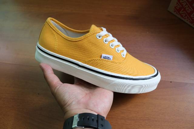 VANS AUTHENTIC YELLOW