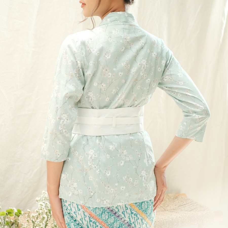 Kebaya Kutubaru Clarris Lengan 7/8 Meradelima Katun Jepang Hijau Mint