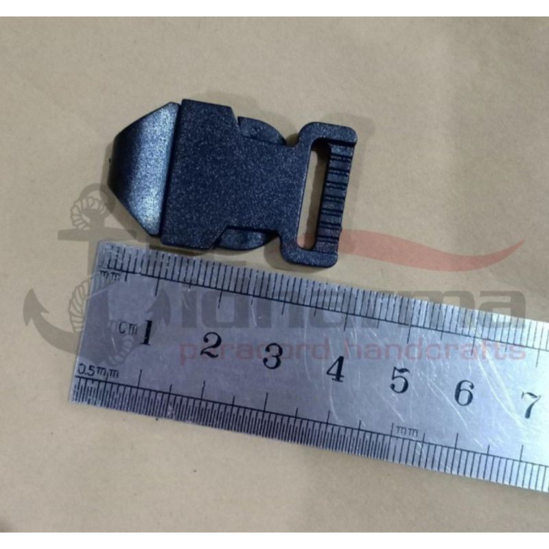 

Kunci Sodok Buckle ID Card Tali Paracord Webbing