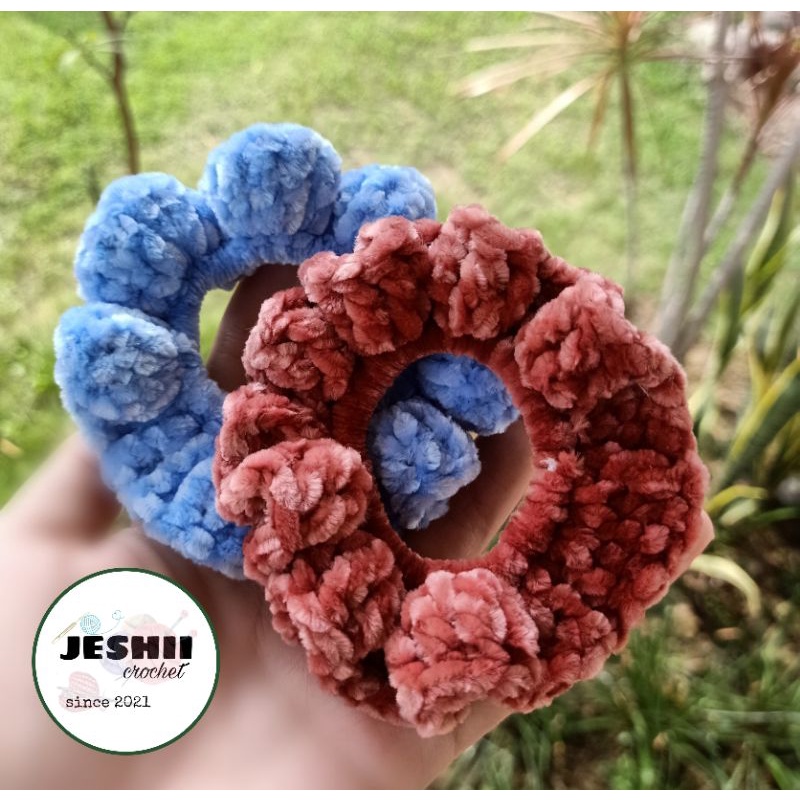 VELVET SCRUNCHIE RAJUT