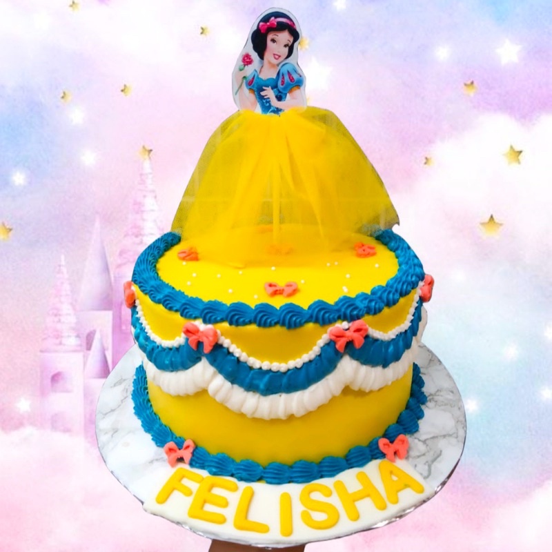 

Snow White Birthday Cake