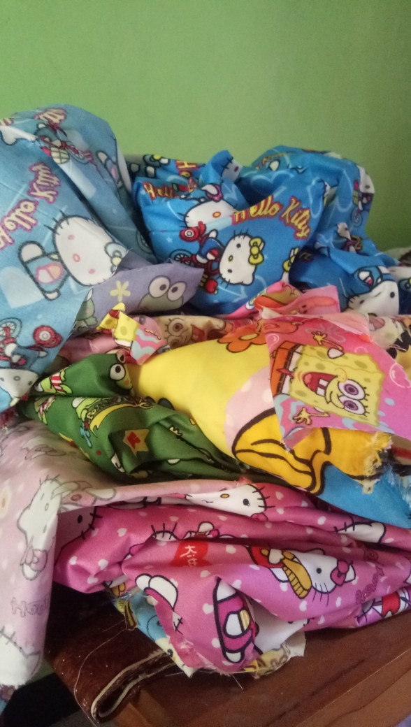 Kain Seprei Meteran Motif Bunga Mawar