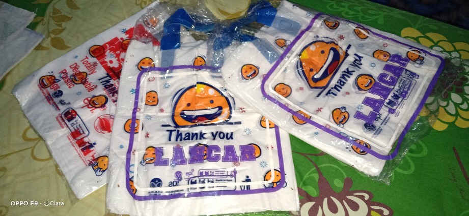 3 Pak (3 X 1 Pack) Kantong Plastik Smile Softhandle Ukuran 30