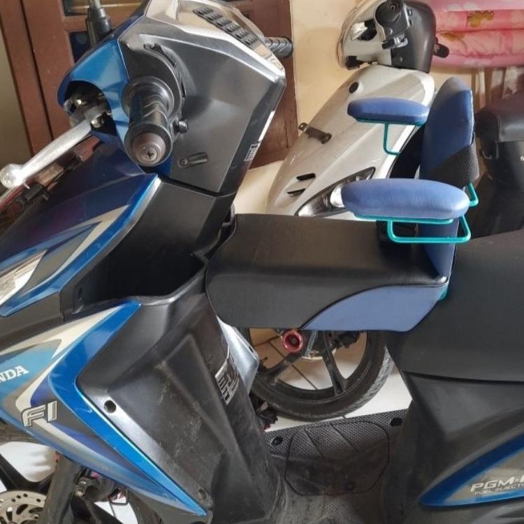 Oke Price.. tempat duduk bayi di motor/kulit jok motor/tempat duduk anak di motor/+ sandaran