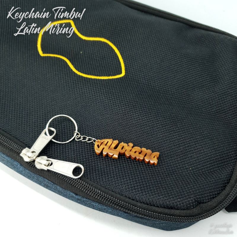 keychain huruf timbul latin miring gantungan kunci kokka kaukah kaokah