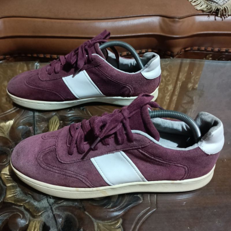 sepatu second import. sepatu bekas murah preloved size 42