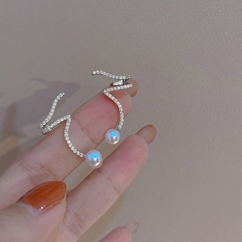 Anting Klip Tanpa Tindik Hias Mutiara + Berlian Gaya Jepang / Korea / Amerika Invisible Untuk Wanita