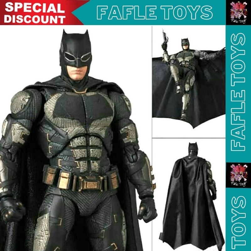 Mafex Batman 064 Tactical Suit Ver / Mafex Betmen 064 / Action Figure Batman 064 Tactical Suit Ver /