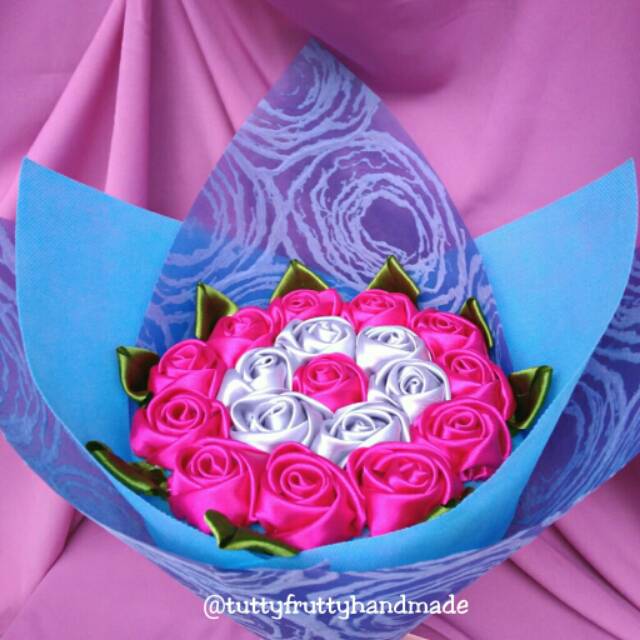 Buket bunga mawar satin rose size L