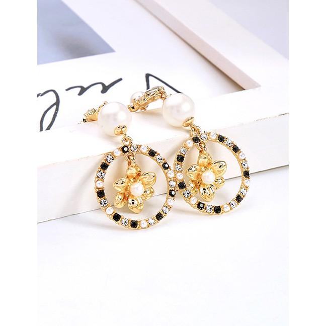 LRC Anting Tusuk Fashion Gold Pearl-studded Flower Earrings F67649