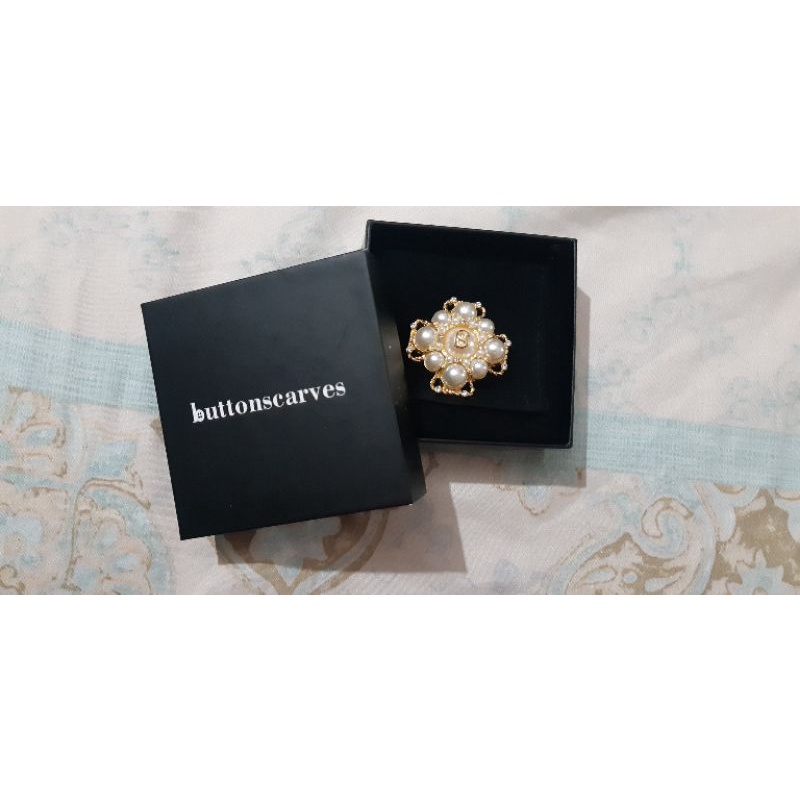Royale Brooch Buttonscarves ( NEW )