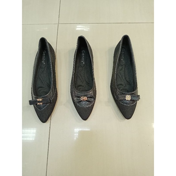 Sepatu slip on wanita genie