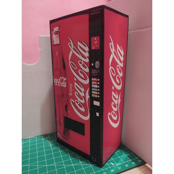 DIY Miniatur Coolers Coca-Cola skala 1/12