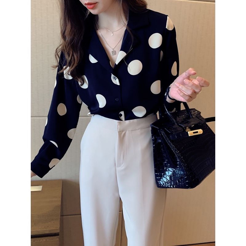 baju wanita kemeja polka navy Bahan wolfis premium, adem