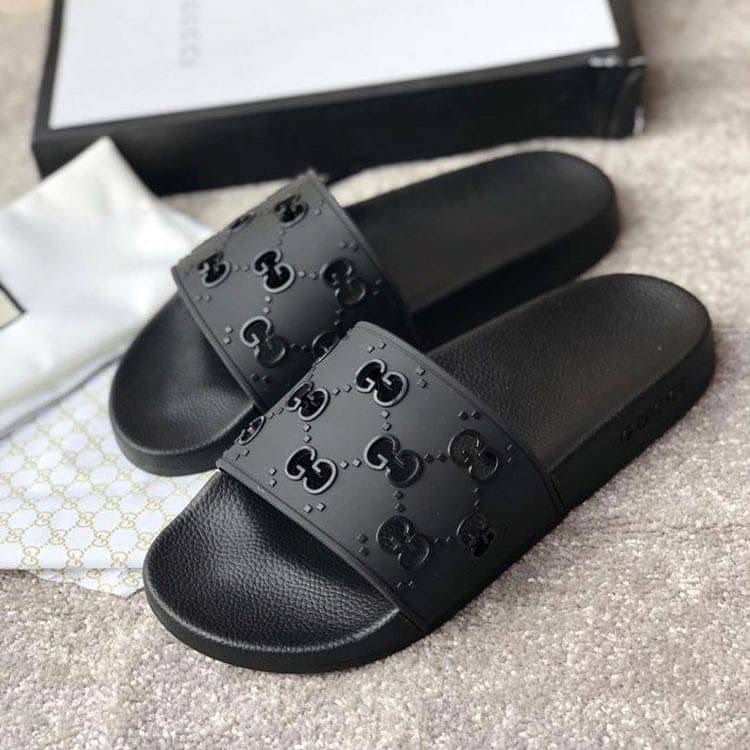 Sandal Gucci Rubber GG Slide Sandal 