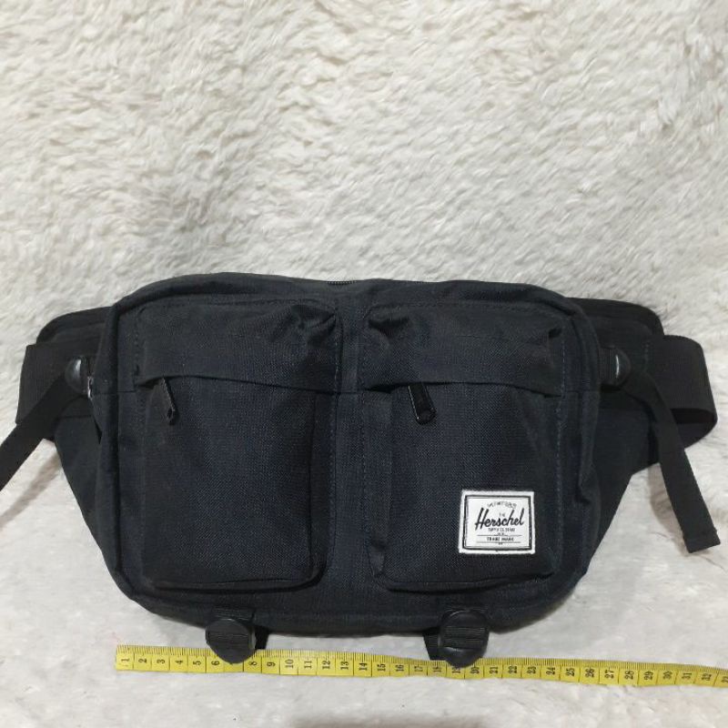 Tas Pinggang Second / Preloved / HERSCHEL Waist Bag Hitam / Bekas