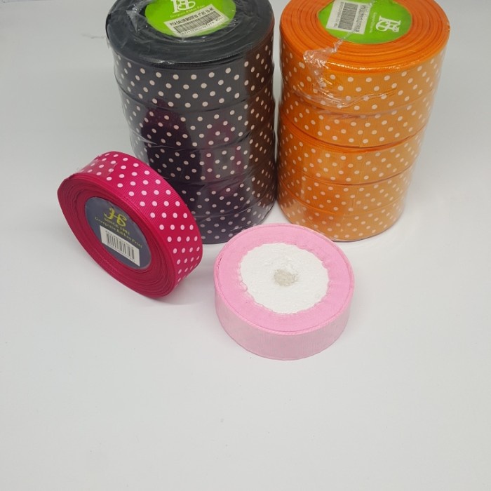 

Pita Satin Kado Kain Hias Motif Polkadot Lebar 2,5 Cm 1 Inch Per Roll 038
