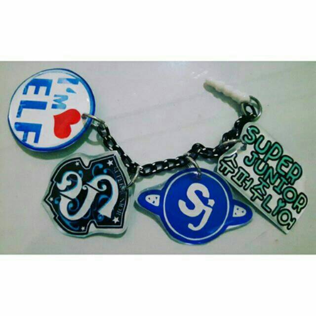 Gantungan hp suju plugy/penutup lubang headphone