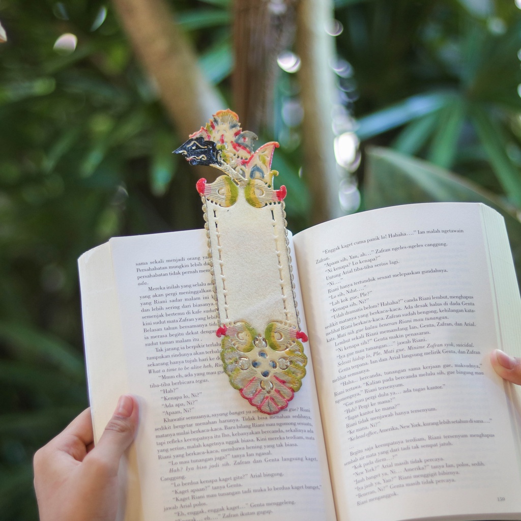 

Pembatas buku split besar edisi tokoh wayang