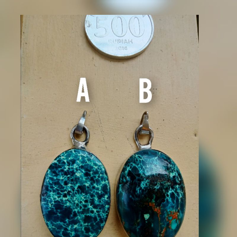 Liontin batu Pirus Nevada Bulat