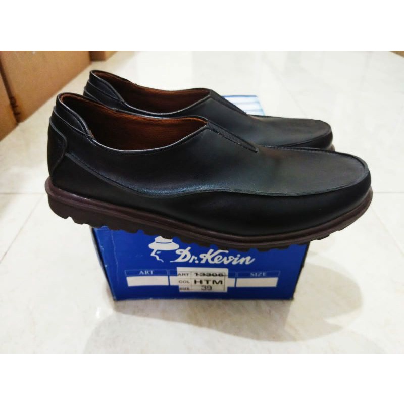 Sepatu Pria Dr. Kevin size 39 41