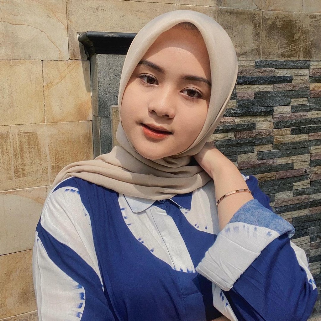 Basic Voal Hijab Segiempat Premium Voal by Mallow Hijab-Vanilla