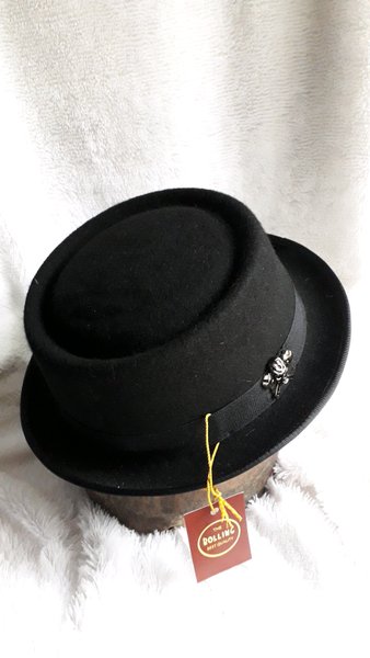 TOPI LAKEN FEDORA  porkpie pin tengkorak BAHAN LAKEN ASLI IMPORT