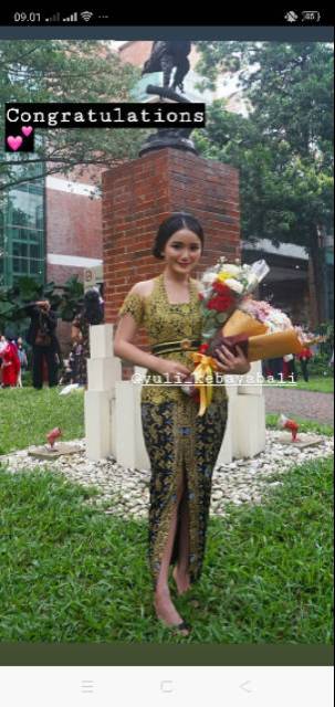 Satu set Kebaya Wisuda Murah