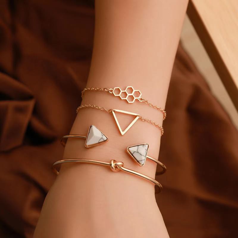 4Pcs /  Gelang Bangle Wanita Gaya Korea Geometri Segitiga Fashion Berantai