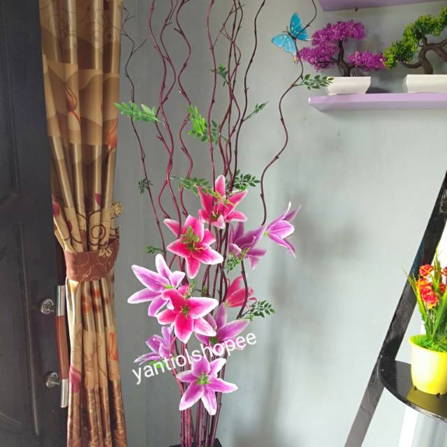 Bambu ulir bunga lili