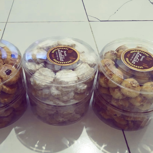 

kue kering nastar isi selai nanas