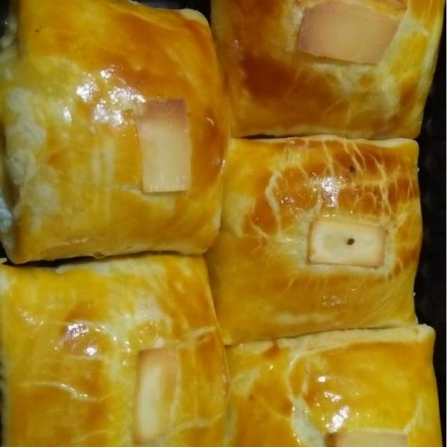 

Bolen pisang coklat keju