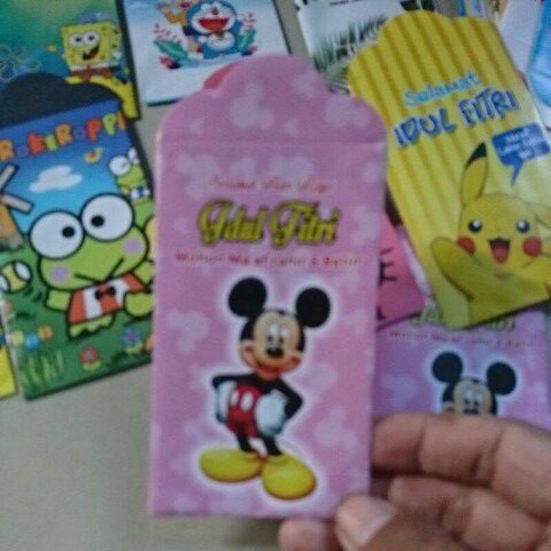 

Amplop lebaran MICKEY MOUSE 1 PACK ISI 7PCS